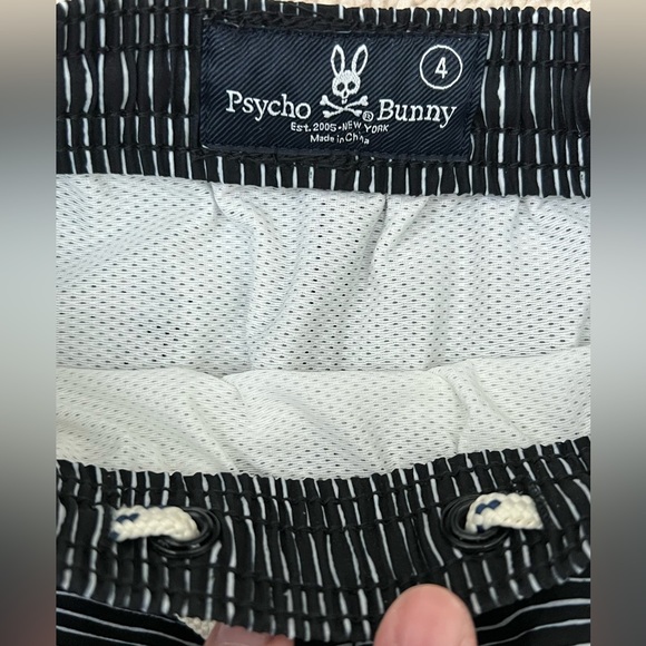🆕🏷️ Psycho Bunny Lukas Hand Drawn Black Kids' Swim Trunks in Black - Picture 3 of 3